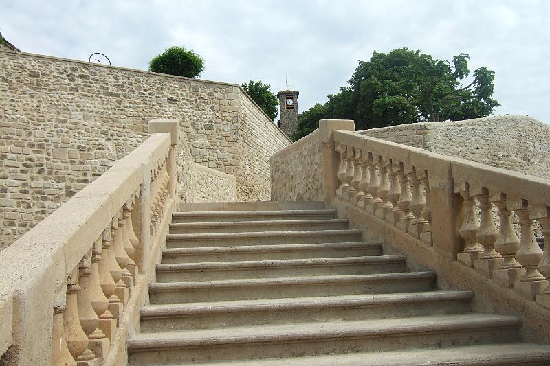 2011-05- (1298).JPG - Auf zum Schlossberg, im Zentrum des Ortes